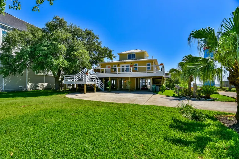 Pelicans Landing next to Kemah Boardwalk! Last Minute Rates text 713-425-9109 - Image 1