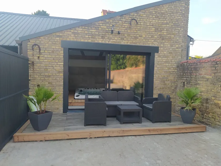 Maisonette with a swim spa - Image 1