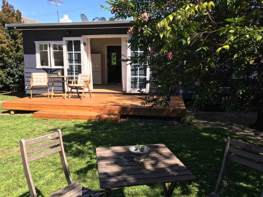 Burrill Lake View Holiday Cottage - Image 1