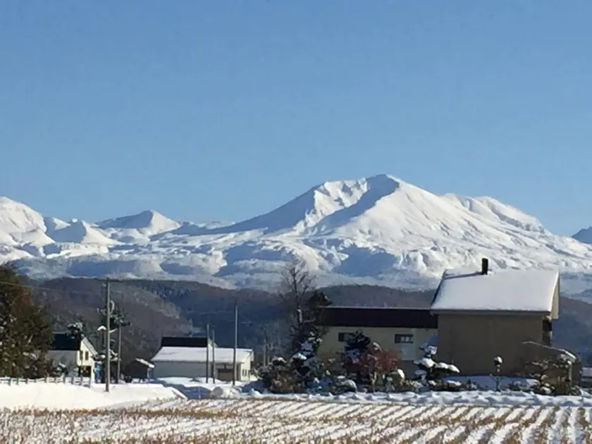 俵屋 tawaraya -magnificent view of asahidake Biei - Image 1