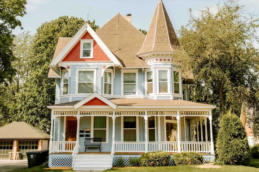 Charming Historic Upper Walk to Downtown & Lakes - Image 1