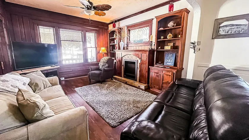 Hot Tub Hideaway Downtown close to the City Beach! - Image 1