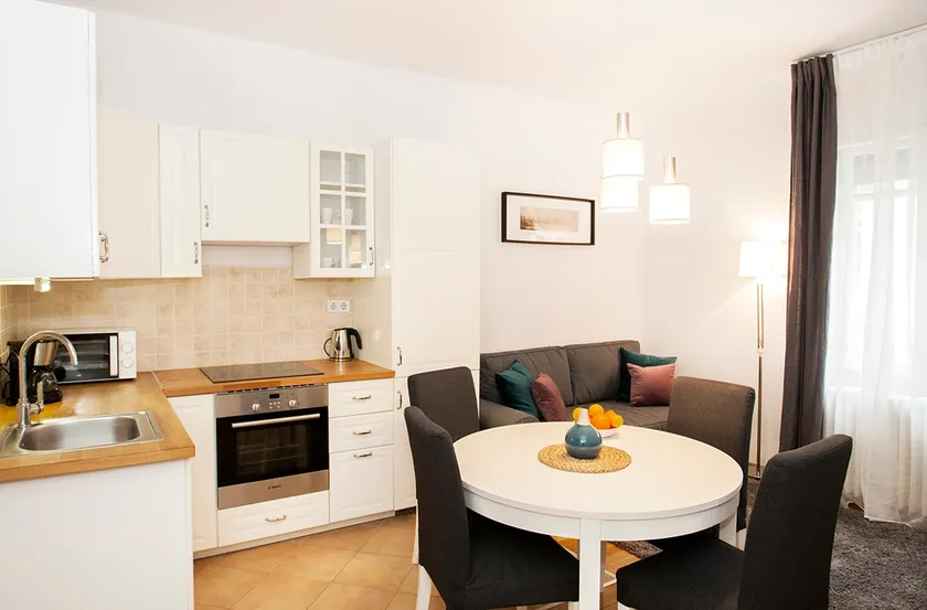 CHRISTINE-2 BEDROOMS APARTMENT IN THE DOWNTOWN - Image 1