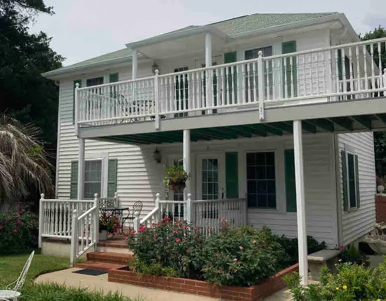 Cottage #9, lower level, 1 BR/1 Bth, pool - Image 1