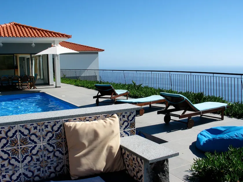 Quinta Falcoes, villa de lujo, capacidad para 8 personas, impresionantes vistas al mar, piscina climatizada - Image 1