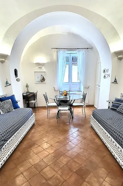 Vicolo23 | Romantic and Newly Reno: 1 min to Beach - Image 1