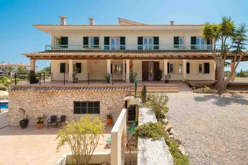 Villa 'Salinas De Mallorca' avec piscine privée, Wi-Fi et climatisation - Image 1
