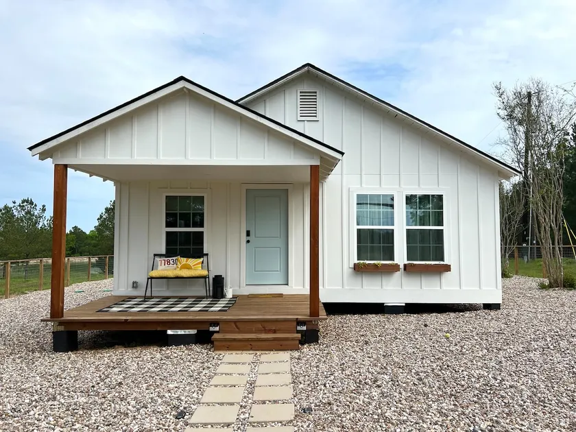 Guest House at White Oak Farm - Image 1