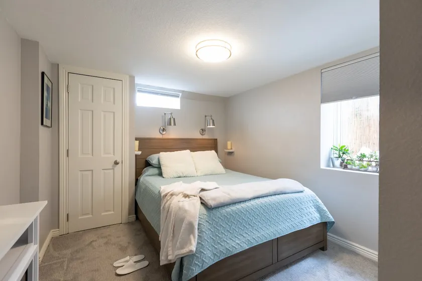 Garden level suite with ALL the amenities - Image 1