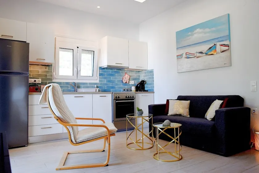 60 Meters close to the Beach, Restaurants & Shops - Image 1