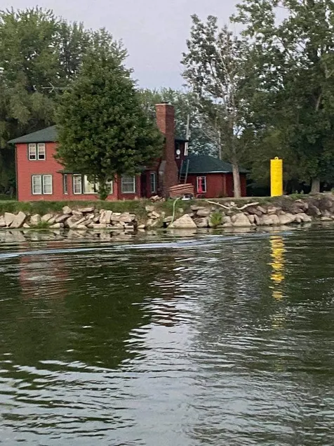 Waterfront Cottage with Large Property - Image 1