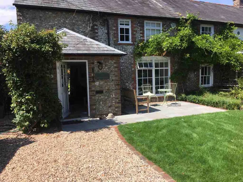 Thatch Cottage Singleton 2 miles from Goodwood - Image 1