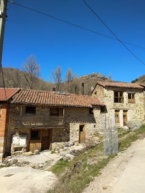 Adela's house in the mountains of León - Image 1