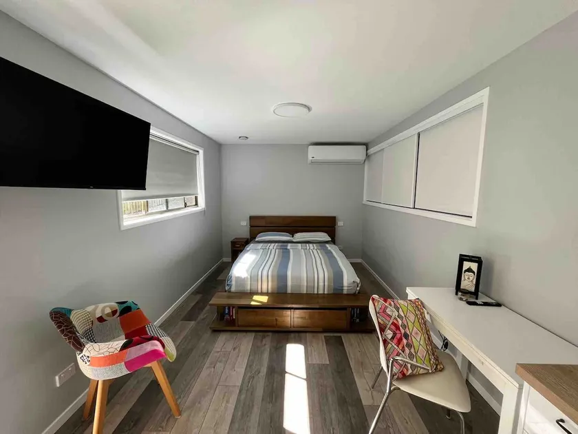 Stylish Guest Suite in Everton Hills - Image 1