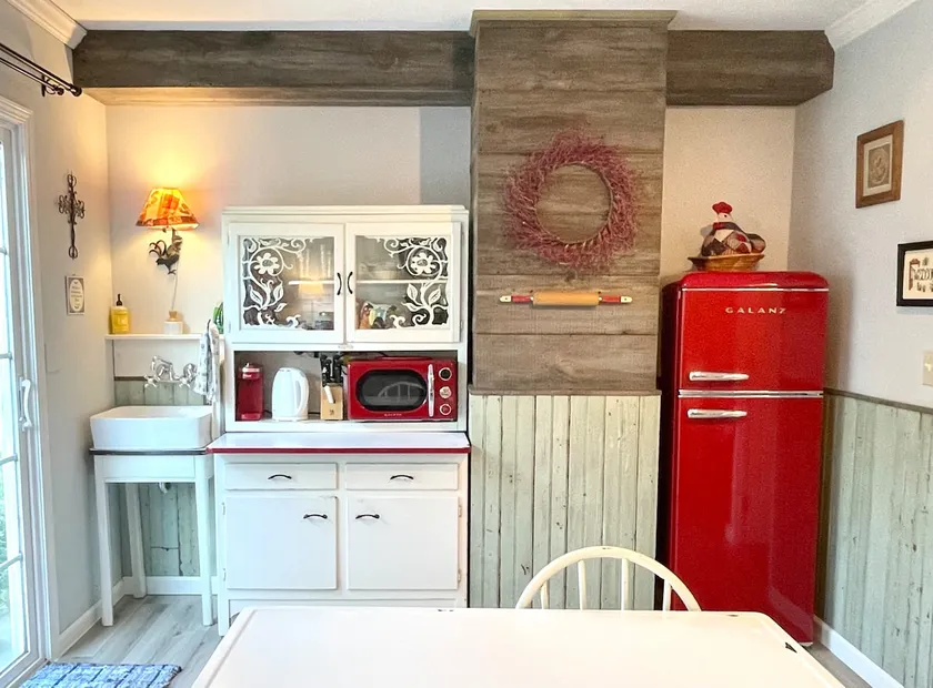 Platts' Place Retro Retreat - Image 1
