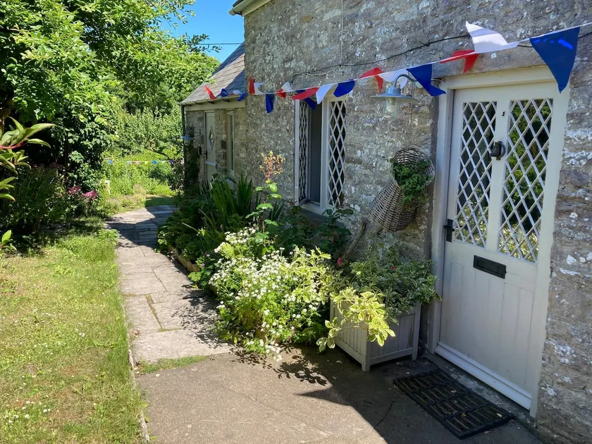 Private entry in new annexe at Kingston cottage - Image 1