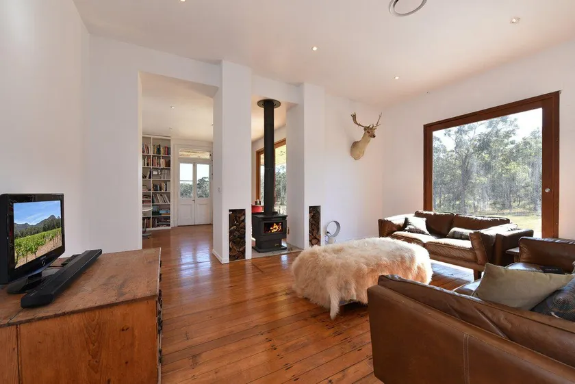 The Parsons Vineyard Retreat - get amongst the vineyards in a historic home - Image 1