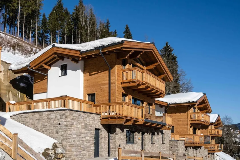 Spacious Chalet in Mühlbach with Sauna - Image 1