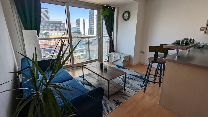 Panoramic-Apartment-City view-Private bathroom - Image 1