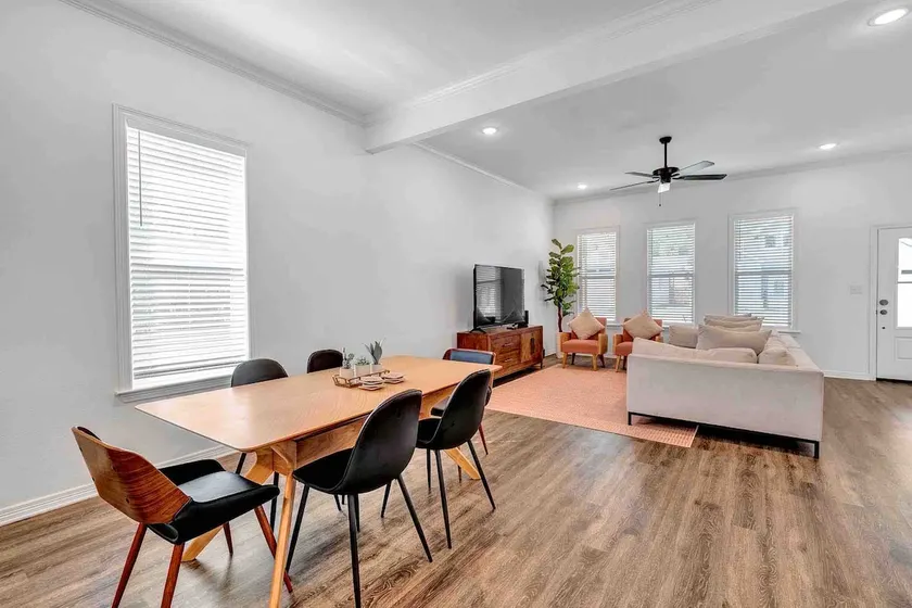 Modern 4BR in Royal Hills · Sleeps 10 - Image 1