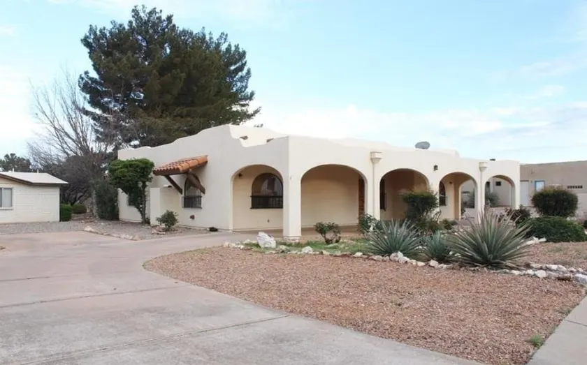 Charming home in Country Club Estates - Image 1