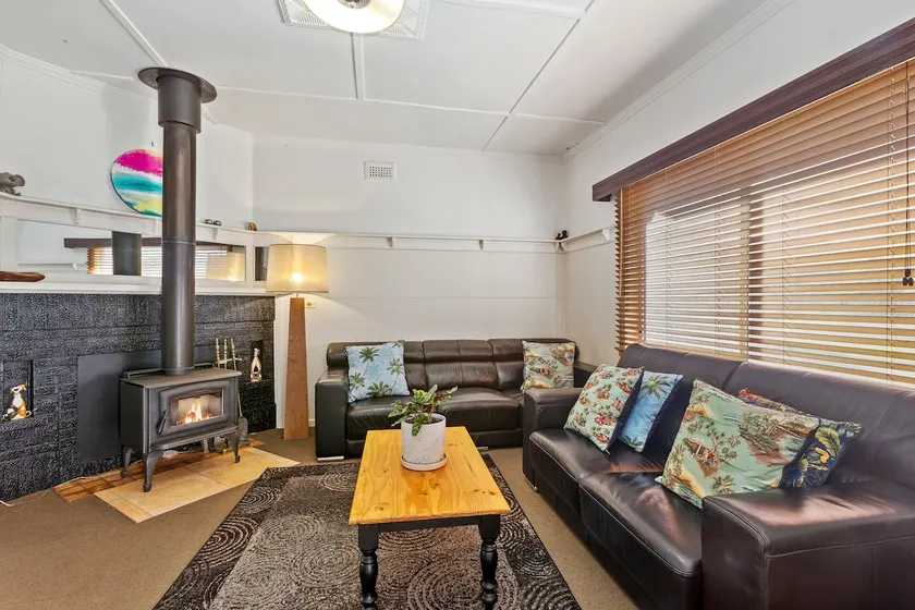 Montrose Beach House Pet-Friendly Free Wi-Fi - Image 1