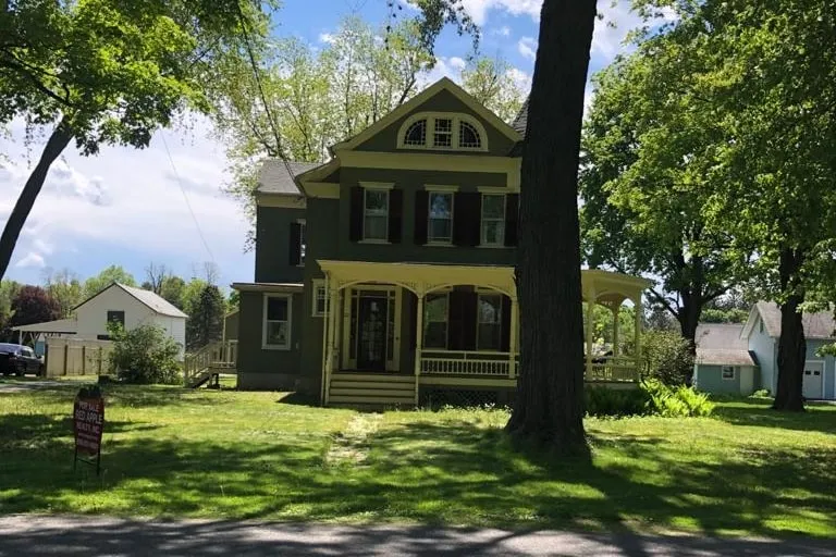 Relax in a Grand Victorian Dame - Image 1