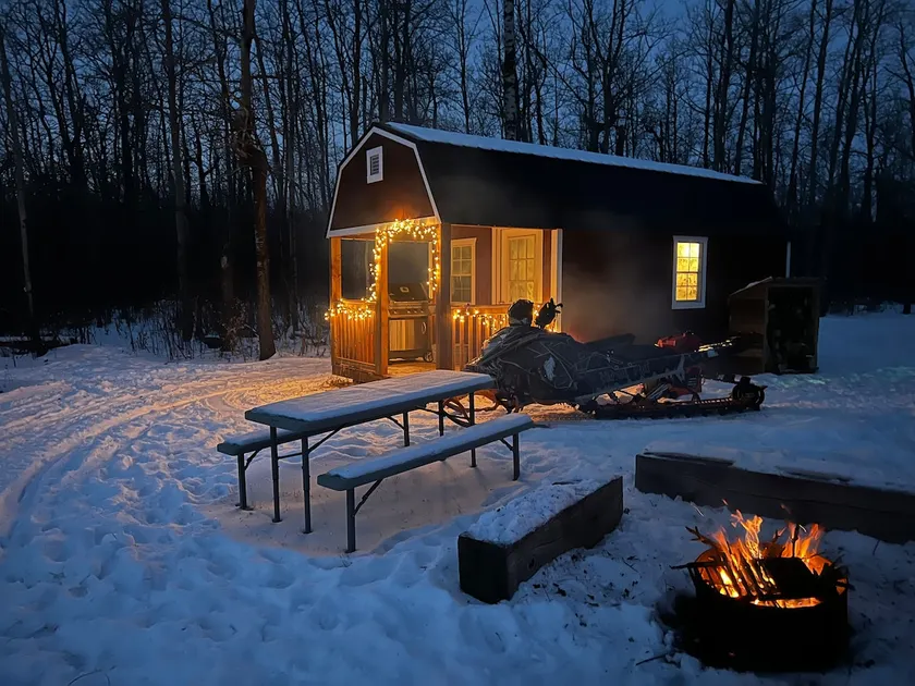Rustic family friendly off grid cabin - Image 1