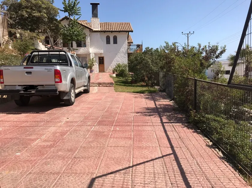 House in front of Bahía la Herradura with an excellent view - Image 1
