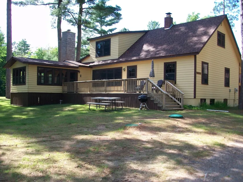 Spacious newly remodeled pet-friendly home - Image 1