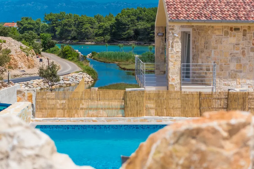 Fabulous seaview apartment with outdoor pool - Image 1