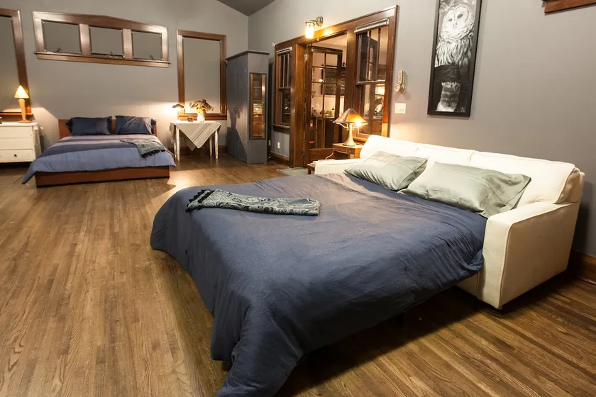Spacious, Stylish, & Cozy Suite - Image 1