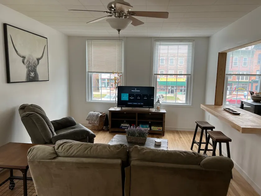 Spacious 2 bedroom with views! - no cleaning fee - Image 1