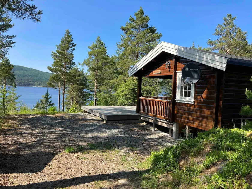 Åsenfjord - cozy cabin by the lake - Image 1