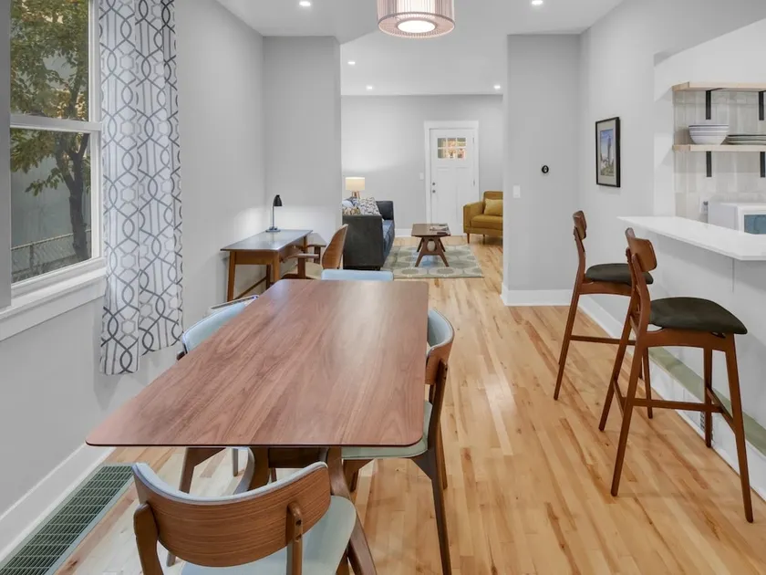beautiful, walkable, uptown home. Free bike use! - Image 1