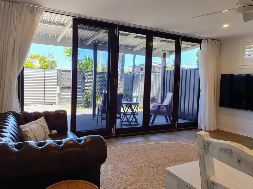 Guest house (1 bed), walk to beach - Image 1
