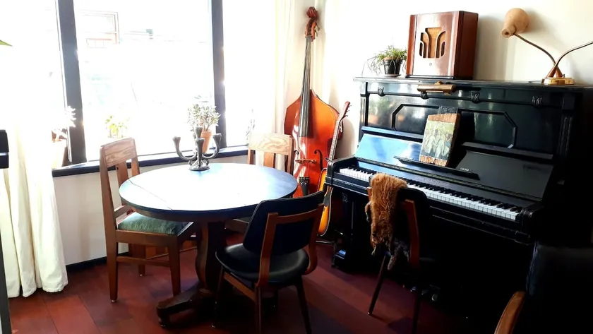 Onthaast & Enjoy! Special, close to downtown. - Image 1