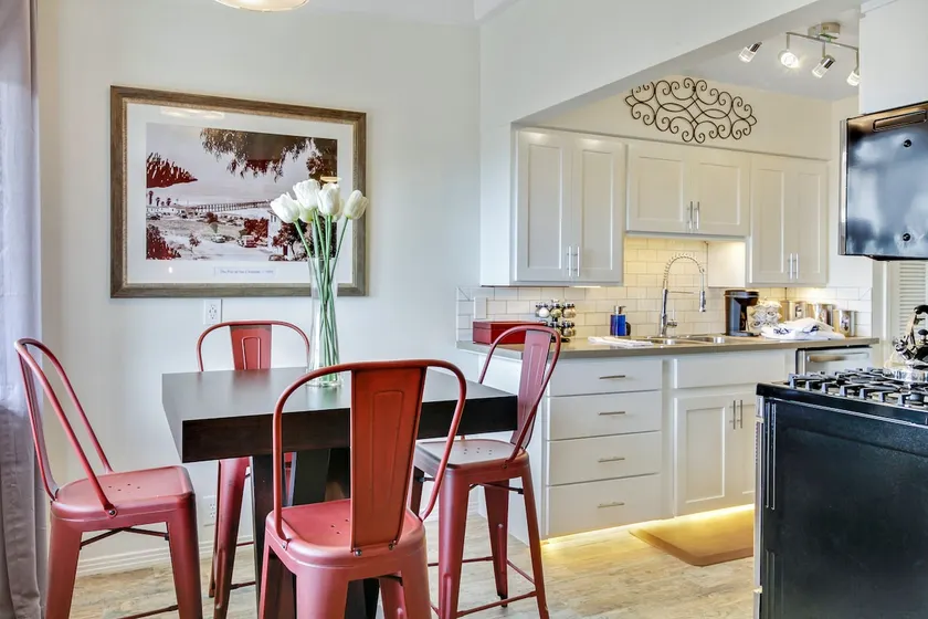 Seaside King 1bd Haven, Pets, Fast Wi-Fi Parking - Image 1