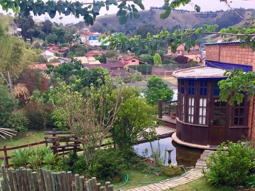 Bali Cottage in the Mountain Park - Image 1