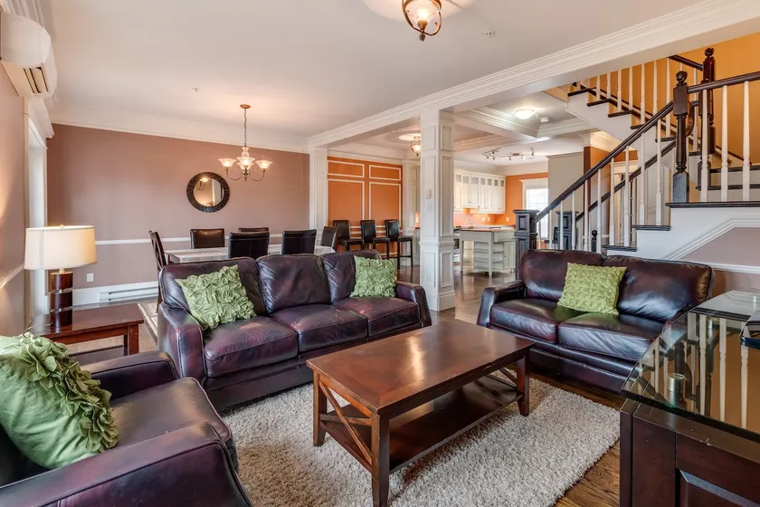 Beautiful Executive Townhouse - Image 1