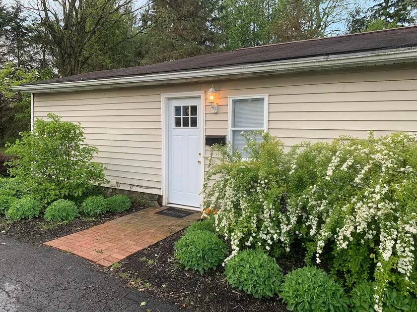 Cozy Collins Guest Cottage At Dawson House - Image 1