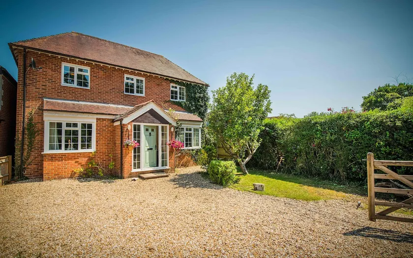 Great 5bed Hse opp New Forest access with Hot Tub! - Image 1