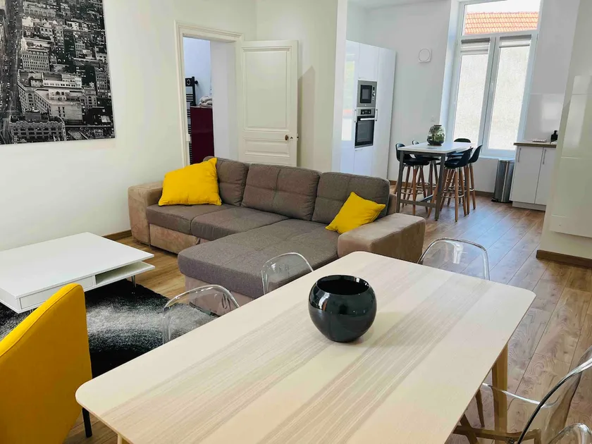 COSY – 2 Bedrooms / 2BR • Reims Center + Parking - Image 1