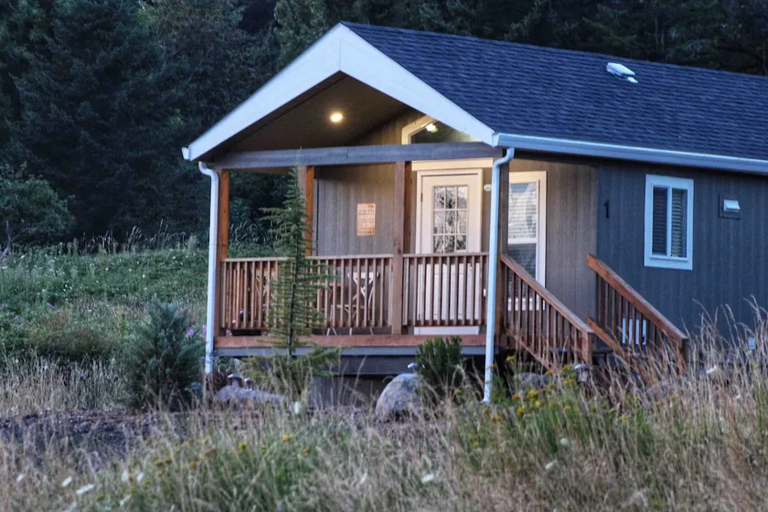 CreekSide Cabin (1 von 3) - Image 1