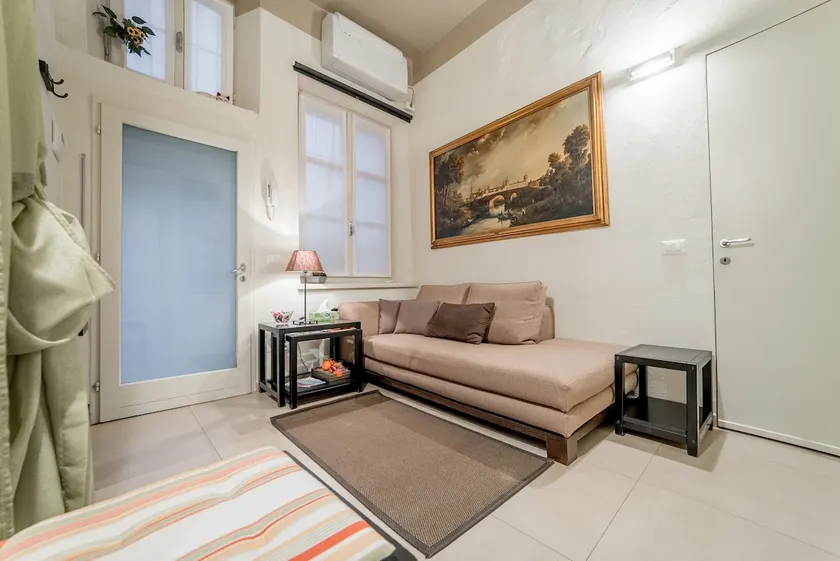 Old Town apartment in Parma - Image 1