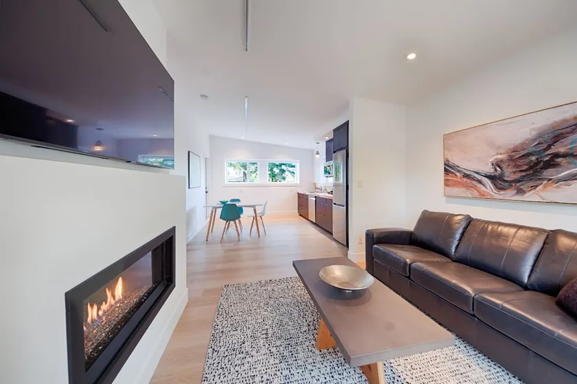 Luxury Apartment - Image 1