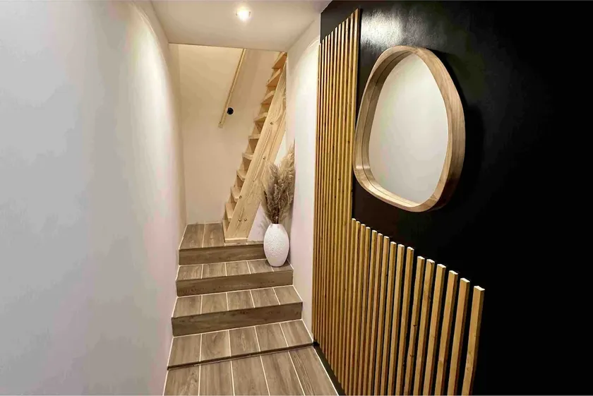 Modern Mezzanine Apartment - Image 1