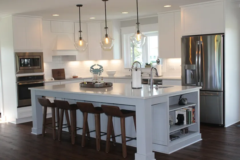Newly Renovated Modern 3 bed 2 bath Water Front - Image 1