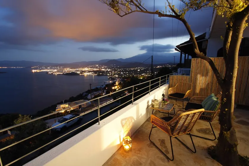 Villa porch - Image 1