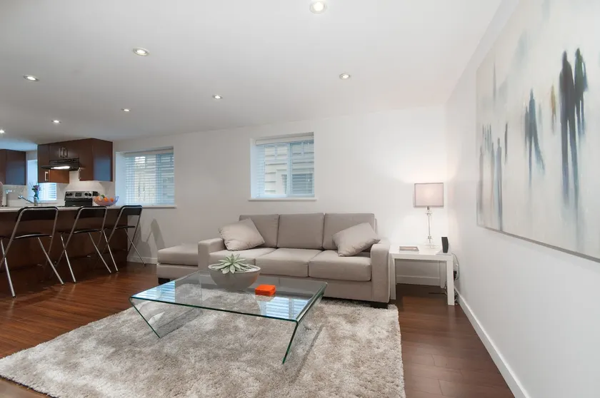 Modern 1100 SF two Bedroom in Upper Kitsilano. - Image 1